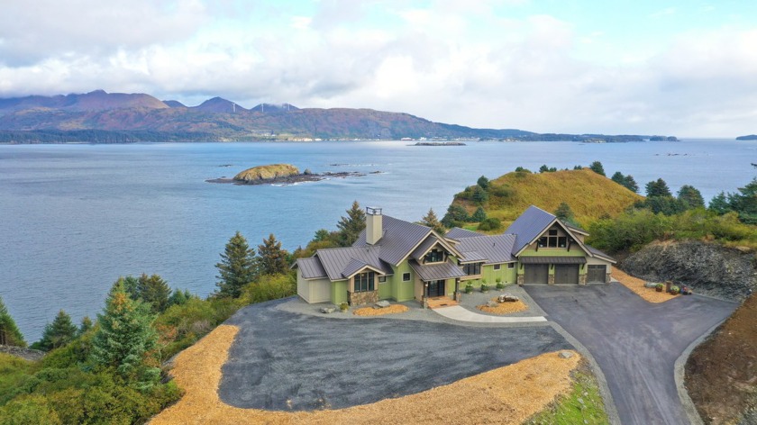 The &quot;Olive Retreat&quot; at Cliff Point Estates offers the - Beach Home for sale in Kodiak, Alaska on Beachhouse.com