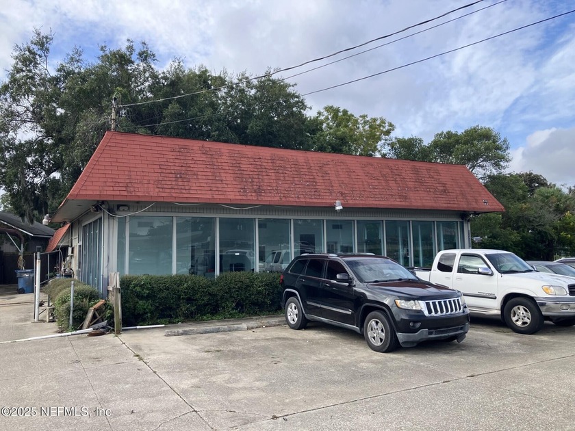 This high-visibility commercial property offers a rare - Beach Commercial for sale in Jacksonville, Florida on Beachhouse.com