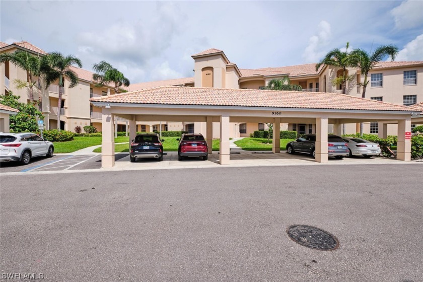 2 bedroom condo in the Lake Village section on Lexington Country - Beach Condo for sale in Fort Myers, Florida on Beachhouse.com