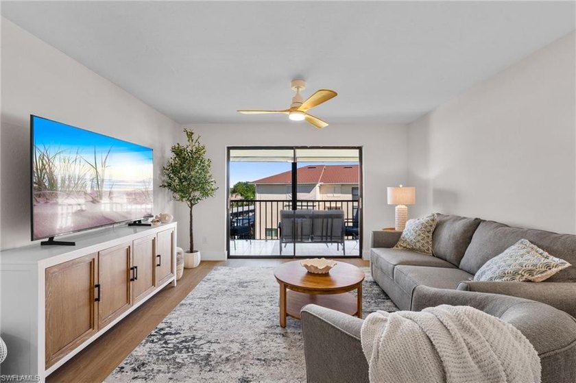 FULLY REMODELED - 3RD FLOOR WATER VIEWS - PRIME LOCATION! - Beach Condo for sale in Fort Myers, Florida on Beachhouse.com