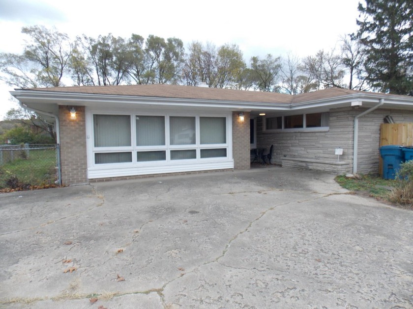 Very nice spacious ranch in much desired Miller Beach area. This - Beach Home for sale in Gary, Indiana on Beachhouse.com