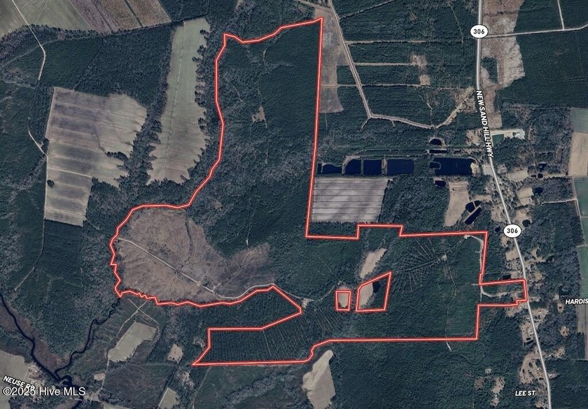 This property boasts roughly 470 feet of road frontage along - Beach Acreage for sale in Grantsboro, North Carolina on Beachhouse.com