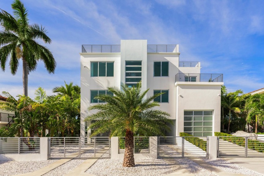 Welcome to your ultimate waterfront sanctuary in the heart of - Beach Home for sale in Duck Key, Florida on Beachhouse.com