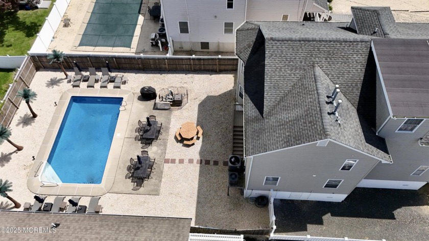 Immaculate 7BR/4 Bath in an ideal location with POOL! 2 Blocks - Beach Home for sale in Point Pleasant Beach, New Jersey on Beachhouse.com