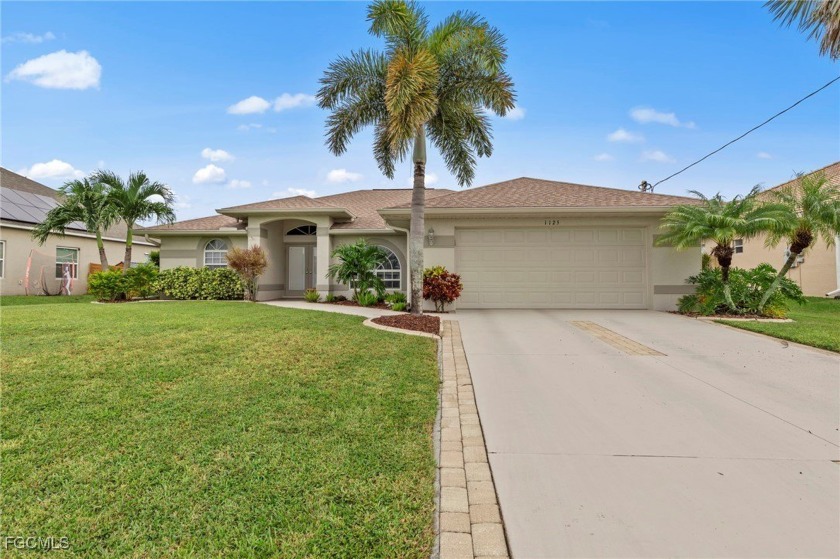 This 3 bedroom 2 bath Pool Home on a Freshwater canal is an - Beach Home for sale in Cape Coral, Florida on Beachhouse.com