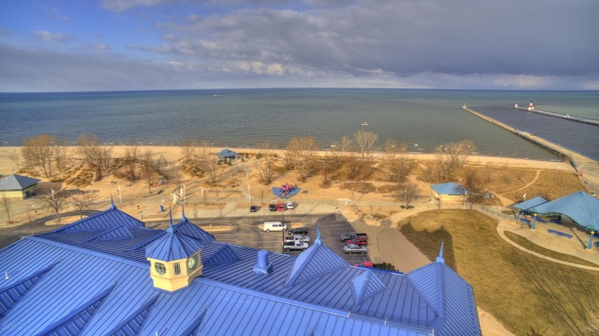 SPECTACULAR VIEWS from this END-UNIT overlooking LAKE MICHIGAN & - Beach Condo for sale in Saint Joseph, Michigan on Beachhouse.com