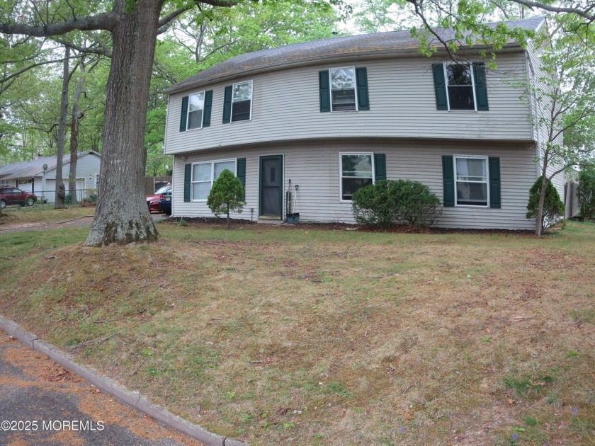 Terrific home in desirable neighborhood with plenty of privacy - Beach Home for sale in Bayville, New Jersey on Beachhouse.com