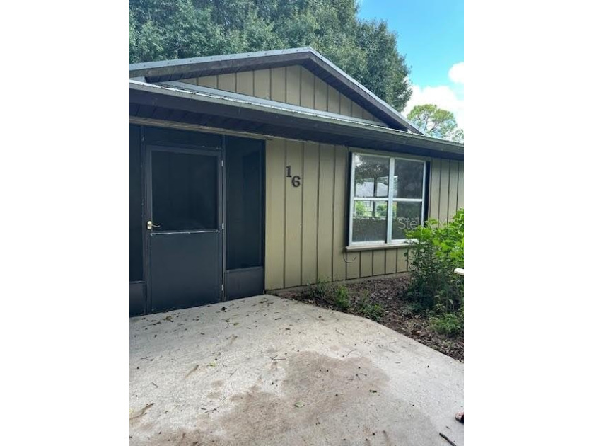 Two bedroom, two bath home in Stevens Park. Eat-in kitchen, en - Beach Home for sale in Vero Beach, Florida on Beachhouse.com