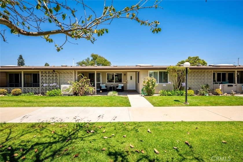Mutual 8-202C ~ Is a ONE-OF-A-KIND adorable 2 bed 1 bath with an - Beach Other for sale in Seal Beach, California on Beachhouse.com