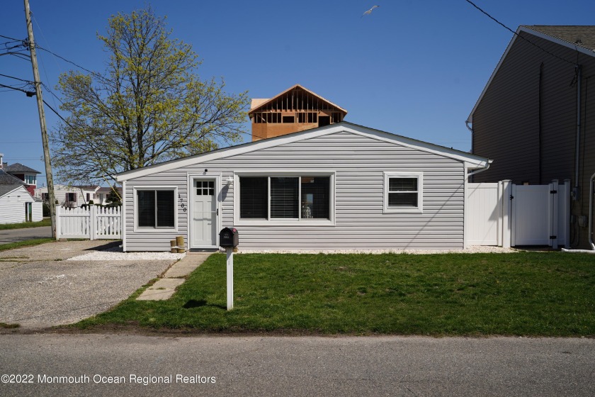 Phenomenal opportunity to own this gorgeously renovated cottage - Beach Home for sale in Forked River, New Jersey on Beachhouse.com
