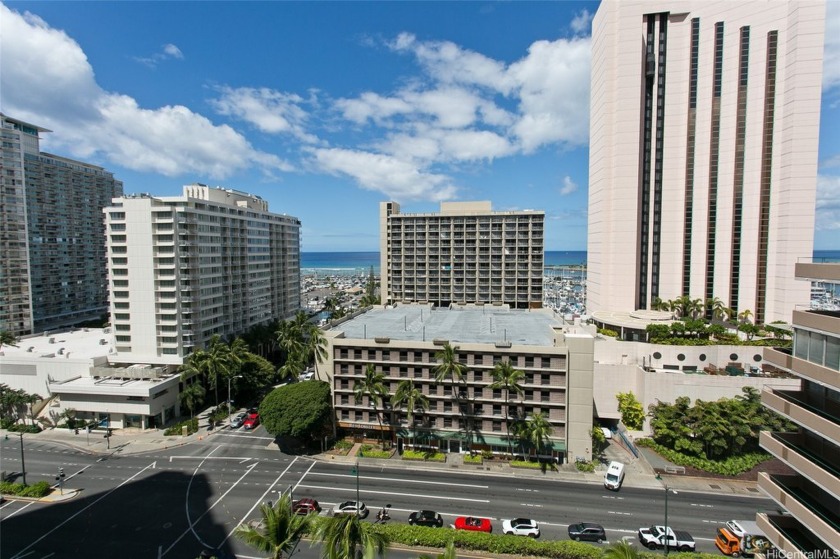 Welcome to the Tradewinds Hotel, you need to see this unit to - Beach Condo for sale in Honolulu, Hawaii on Beachhouse.com
