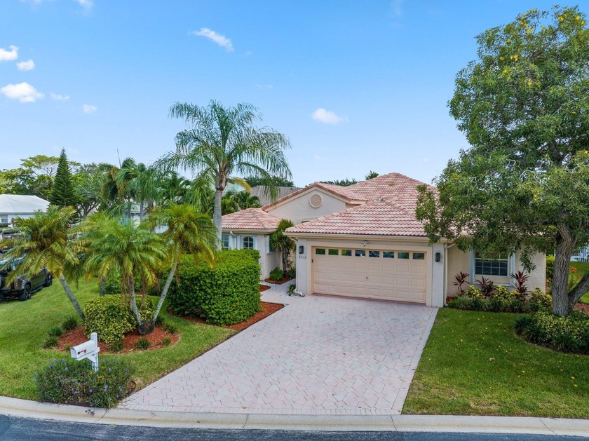 Welcome to this beautifully updated 3-bedroom, 2.5-bath gem - Beach Home for sale in Greenacres, Florida on Beachhouse.com