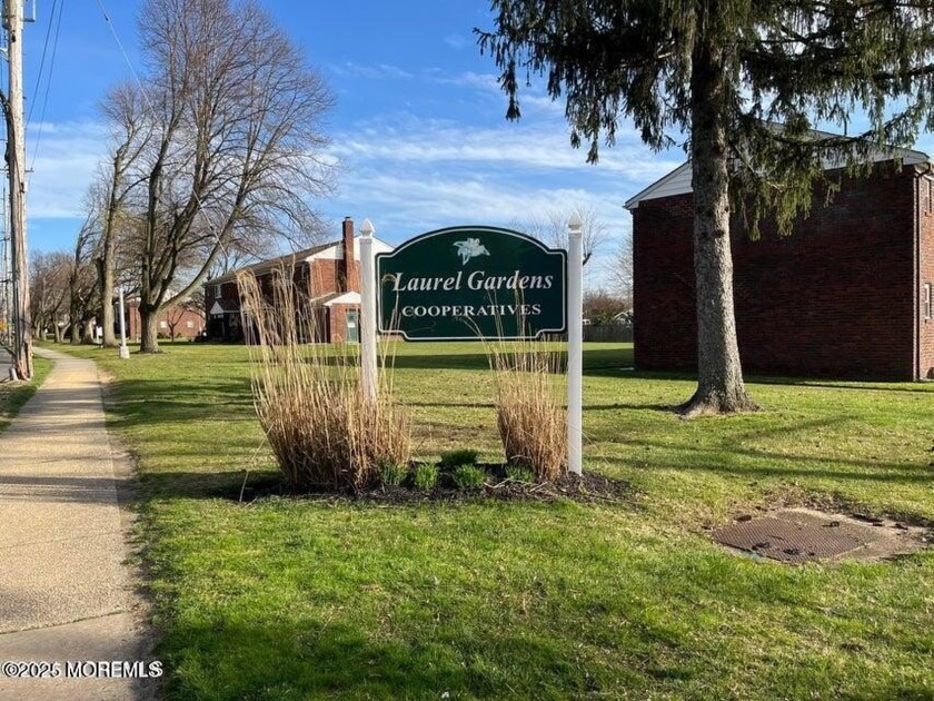 STEP INTO THE MODERN LIFESTYLE WITH THIS UPPER-LEVEL UNIT IN - Beach Condo for sale in Eatontown, New Jersey on Beachhouse.com