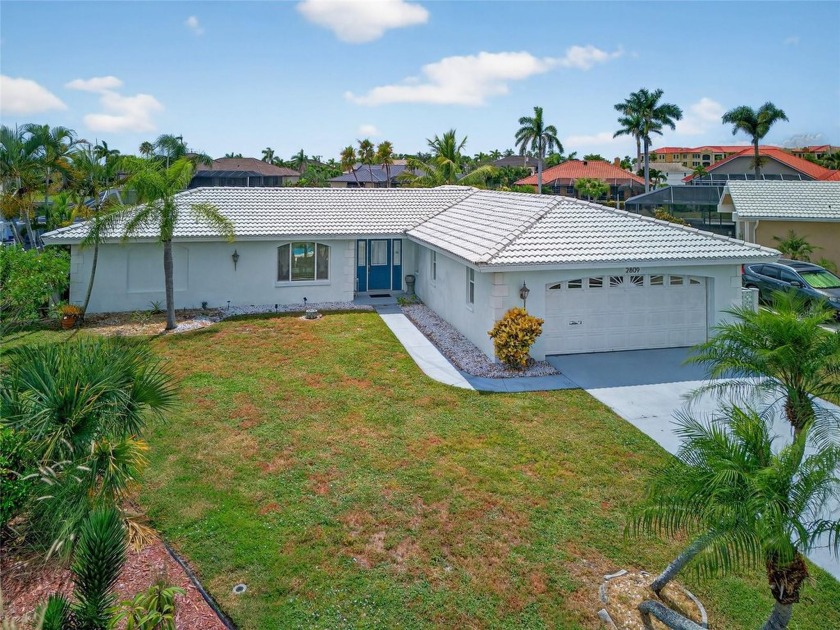 PUNTA GORDA ISLES! PRIME WATERFRONT LOCATION WITH QUICK SAILBOAT - Beach Home for sale in Punta Gorda, Florida on Beachhouse.com