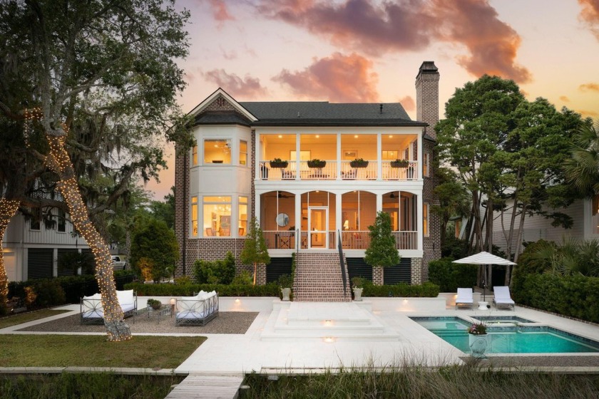 80 On The Harbor Drive | Mount Pleasant, SC5 Beds | 4.5 Baths | - Beach Home for sale in Mount Pleasant, South Carolina on Beachhouse.com