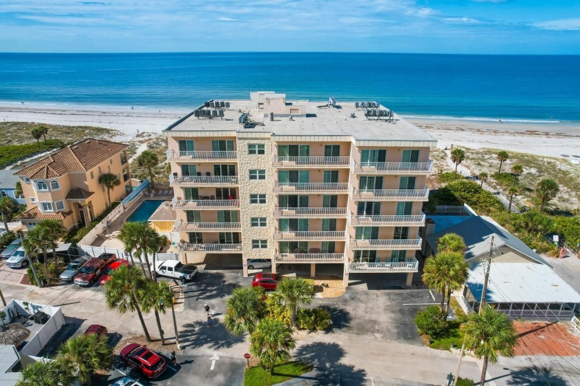 Welcome to Paradise at the Collwood Condo in Madeira Beach! This - Beach Condo for sale in Madeira Beach, Florida on Beachhouse.com