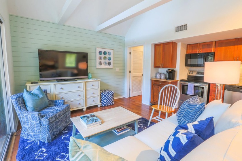 Welcome to your perfect coastal retreat! This beautifully - Beach Home for sale in Johns Island, South Carolina on Beachhouse.com