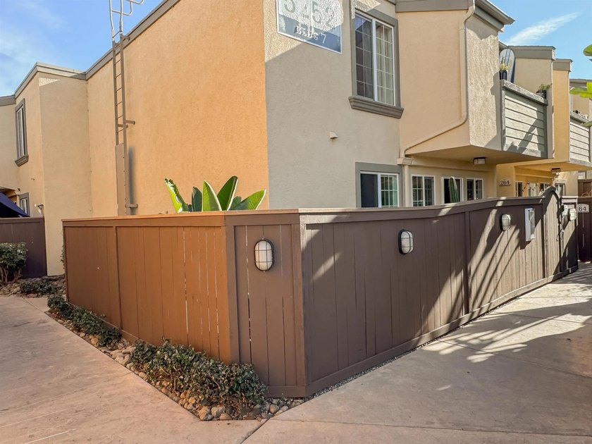 Welcome to this beautifully updated Balboa Ridge condominium - Beach Condo for sale in San Diego, California on Beachhouse.com