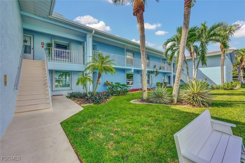Welcome home to this inviting 2 bedroom, 2 bath condo in a - Beach Condo for sale in Cape Coral, Florida on Beachhouse.com