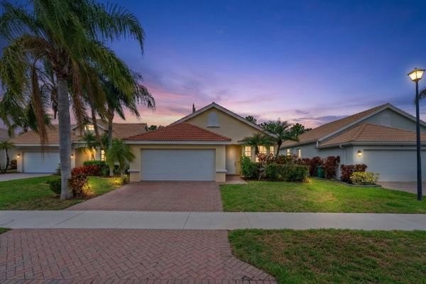 Welcome to Lake Charles in St. Lucie West! This well maintained - Beach Home for sale in Port Saint Lucie, Florida on Beachhouse.com