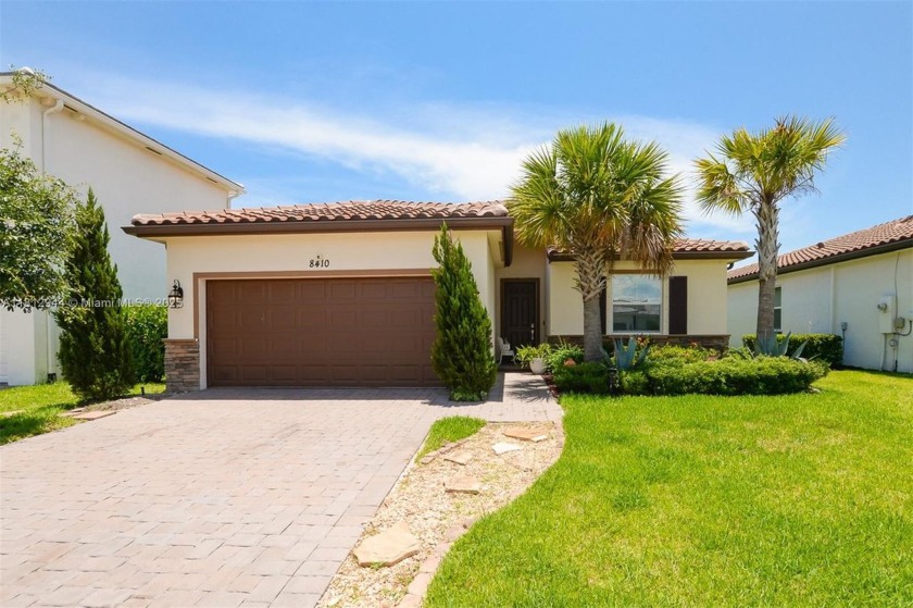 Immaculate home in the tranquil Cooper Creek community of Port - Beach Home for sale in Port Saint Lucie, Florida on Beachhouse.com