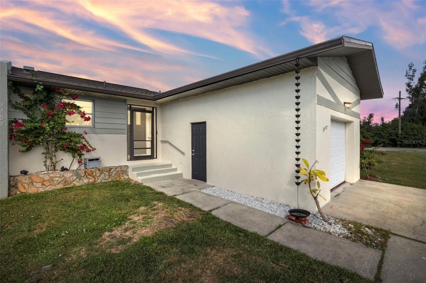 waterfront 1/2 duplex with access to peace river, and the Gulf - Beach Townhome/Townhouse for sale in Punta Gorda, Florida on Beachhouse.com