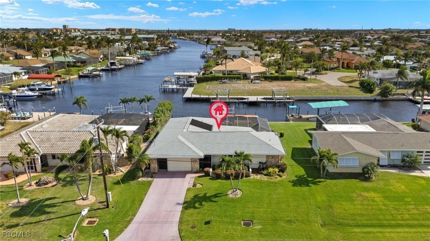 INTERSECTING CANAL VIEW - SAILBOAT ACCESS. Wake up to paradise - Beach Home for sale in Cape Coral, Florida on Beachhouse.com