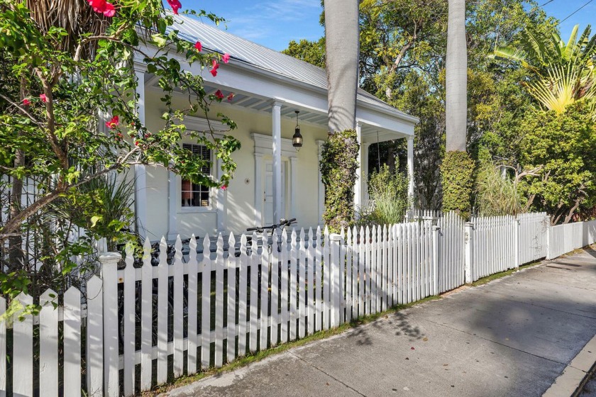 Welcome to 613 Olivia Street, a charming single-family home - Beach Home for sale in Key West, Florida on Beachhouse.com
