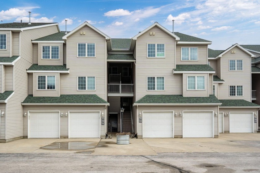 This exquisite, light-filled unit is situated on the top floor - Beach Condo for sale in Muskegon, Michigan on Beachhouse.com
