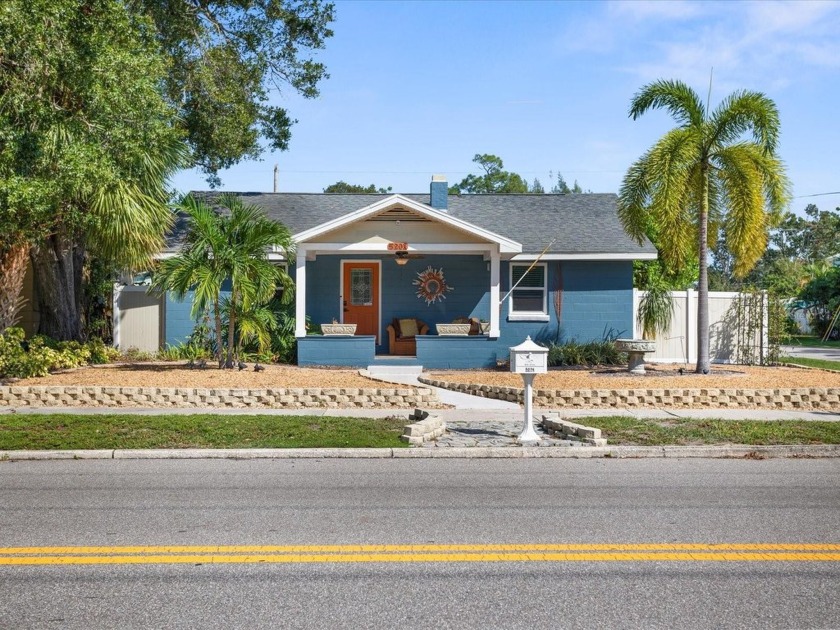 Beautiful solid home located in the charming city of Gulfport - Beach Home for sale in Gulfport, Florida on Beachhouse.com