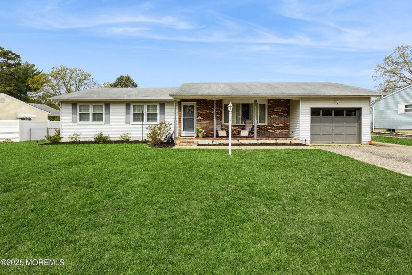 Charming ranch in Desirable Pine Lake Park on a 145x103 lot size - Beach Home for sale in Toms River, New Jersey on Beachhouse.com