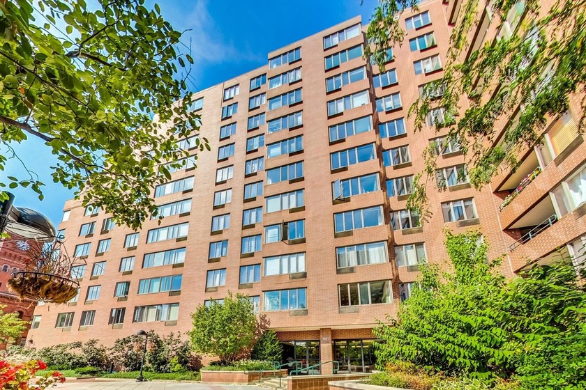 Bright, spacious, and beautifully updated, this 1-bedroom - Beach Condo for sale in Chicago, Illinois on Beachhouse.com
