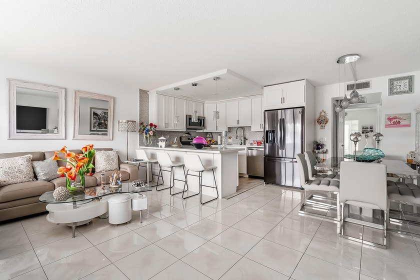 Completely renovated and move in ready, this beautiful updated - Beach Condo for sale in Boca Raton, Florida on Beachhouse.com