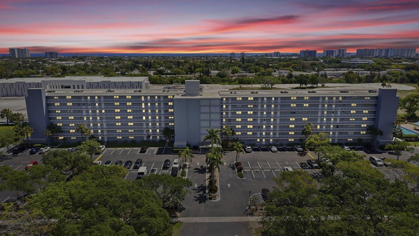 ABSOLUTELY GORGEOUS CONDO | PRIME EAST BOCA RATON LOCATION, BOCA - Beach Condo for sale in Boca Raton, Florida on Beachhouse.com