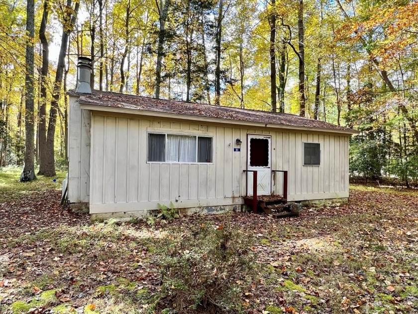 Cottage in the Woods! Located on 3 parcels of land and a short - Beach Home for sale in Heathsville, Virginia on Beachhouse.com