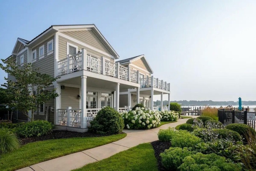 Free standing townhome is being sold Turnkey and is in a prime - Beach Condo for sale in Saugatuck, Michigan on Beachhouse.com