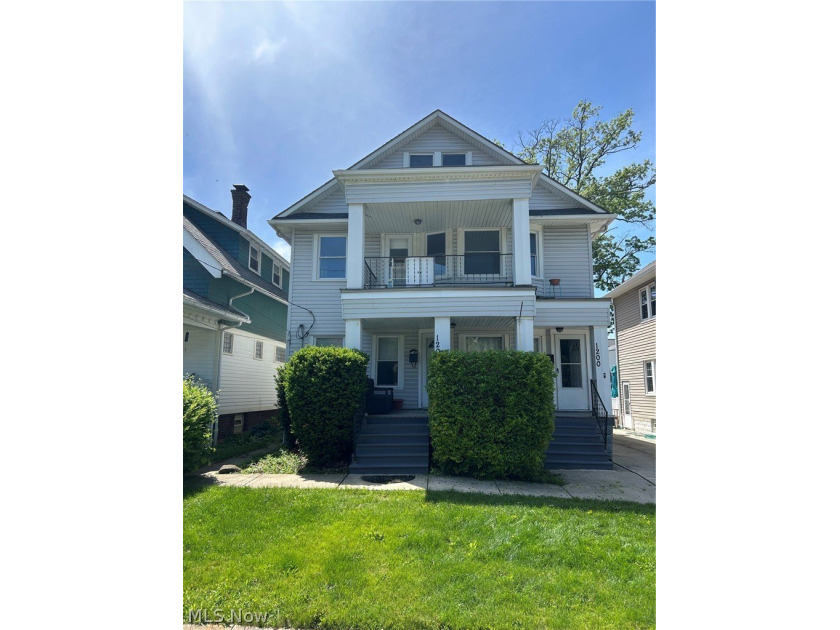 Well maintained and wonderfully located Lakewood duplex. Cook is - Beach Home for sale in Lakewood, Ohio on Beachhouse.com