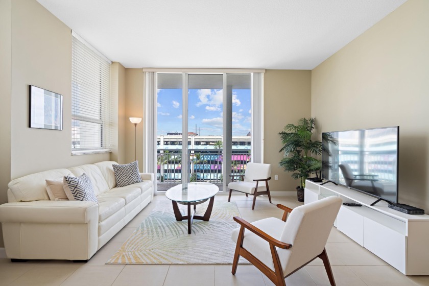 An exquisite luxury in the heart of Downtown West Palm Beach, a - Beach Condo for sale in West Palm Beach, Florida on Beachhouse.com