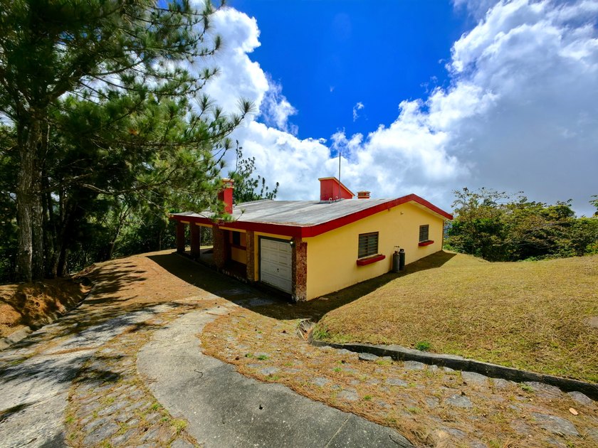 Mountain Residence in Cerro Azul Panama with Expansive Land

 - Beach Home for sale in Panama City,  on Beachhouse.com