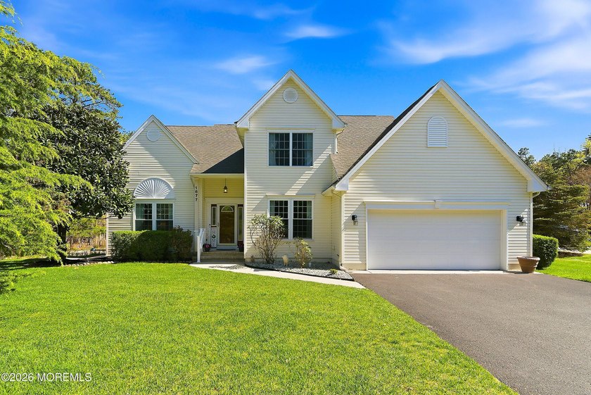 Welcome to this beautifully maintained 2,205 sq ft 3/4-bedroom - Beach Home for sale in Forked River, New Jersey on Beachhouse.com