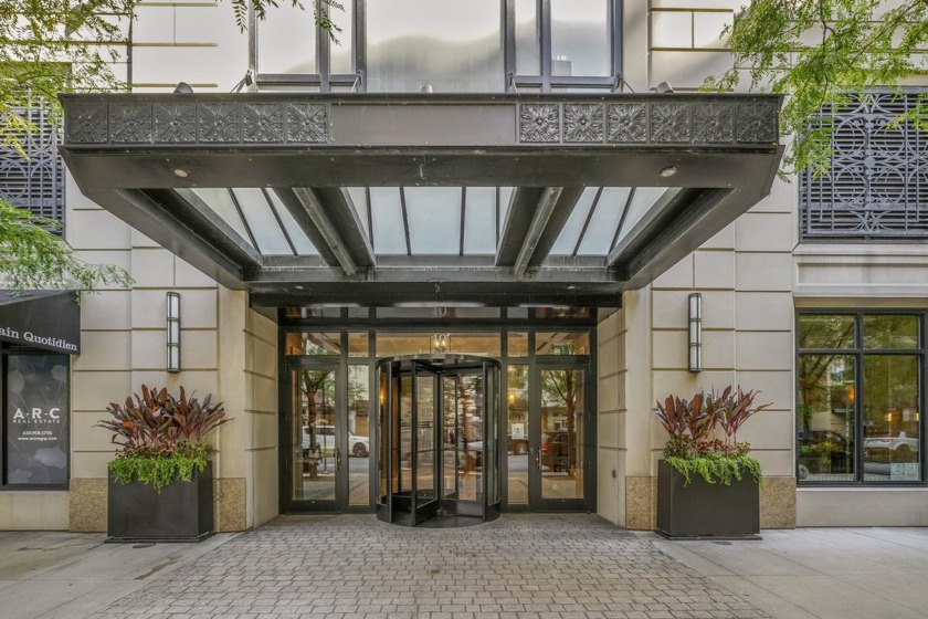 Experience the epitome of luxury living in the coveted Gold - Beach Home for sale in Chicago, Illinois on Beachhouse.com