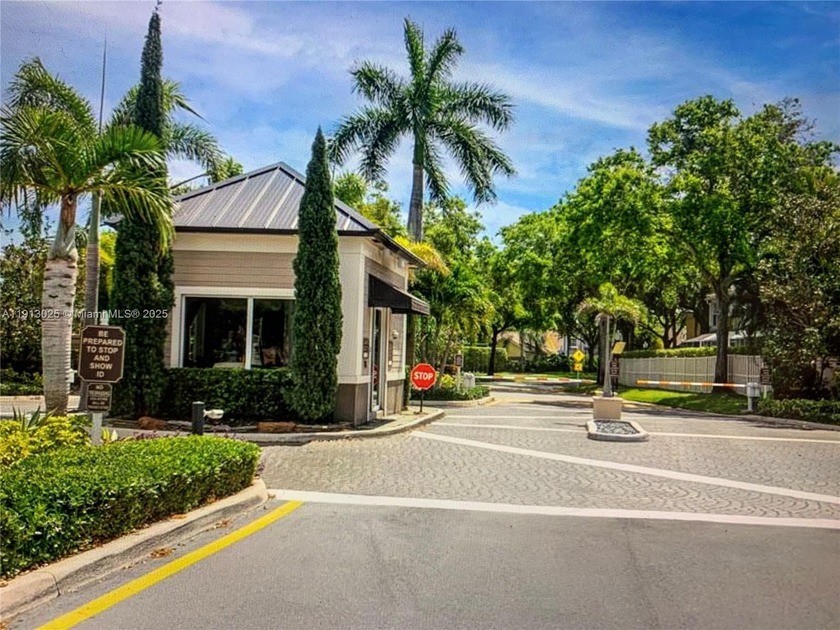 Discover this stunning and rarely available LAKEFRONT Townhouse - Beach Townhome/Townhouse for sale in Boca Raton, Florida on Beachhouse.com