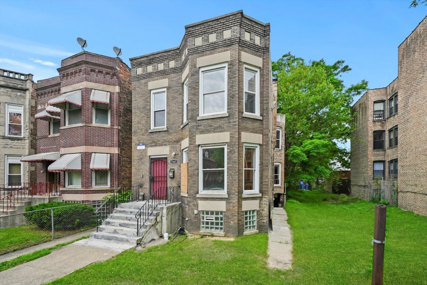 Discover the untapped potential of 7347 S Dorchester, a spacious - Beach Home for sale in Chicago, Illinois on Beachhouse.com