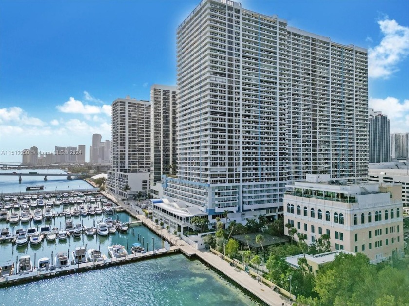 Renovated 2-bedroom condo unit with a den converted into a 3rd - Beach Condo for sale in Miami, Florida on Beachhouse.com