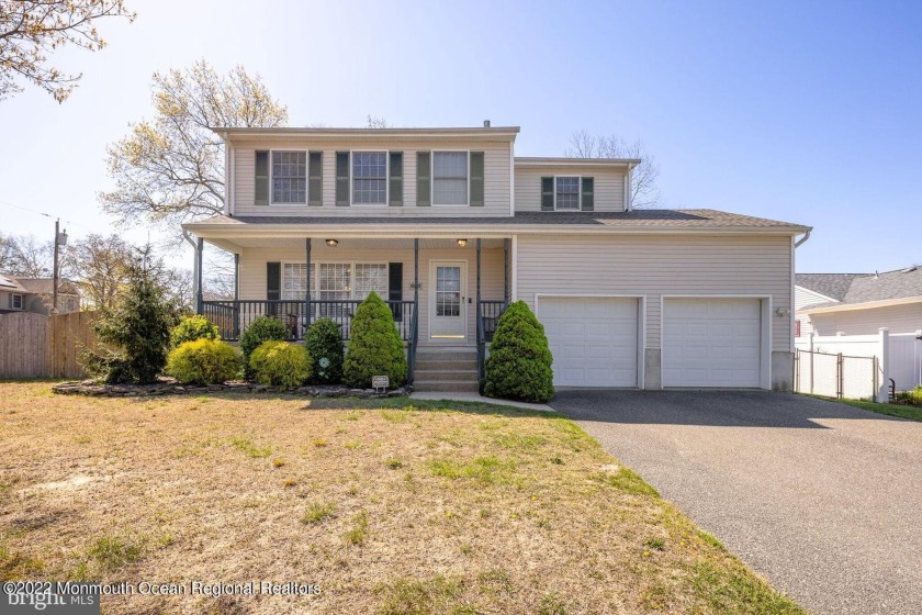 Stafford Township - This Home Checks off all the Boxes. This - Beach Home for sale in Manahawkin, New Jersey on Beachhouse.com