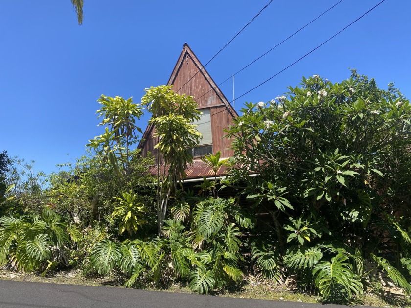 Discover the potential of this unique A-frame home located in - Beach Home for sale in Captain Cook, Hawaii on Beachhouse.com