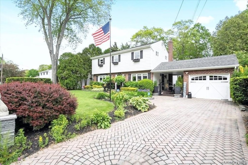 Gorgeous Split-Level Home in Highly Sought-After the Village in - Beach Home for sale in Bellport, New York on Beachhouse.com