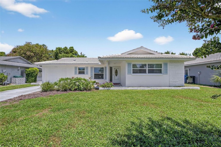Super chic, fully renovated, and move-in ready--this beautifully - Beach Home for sale in Clearwater, Florida on Beachhouse.com
