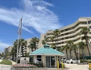 Welcome to ''The Towers at Ponce Inlet''. This penthouse level - Beach Condo for sale in Ponce Inlet, Florida on Beachhouse.com