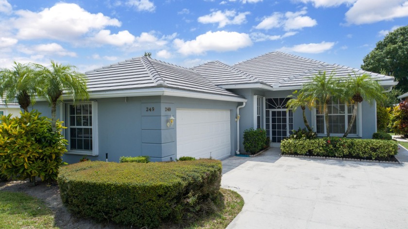 Discover your dream home in Port St Lucie. This property - Beach Home for sale in Port Saint Lucie, Florida on Beachhouse.com